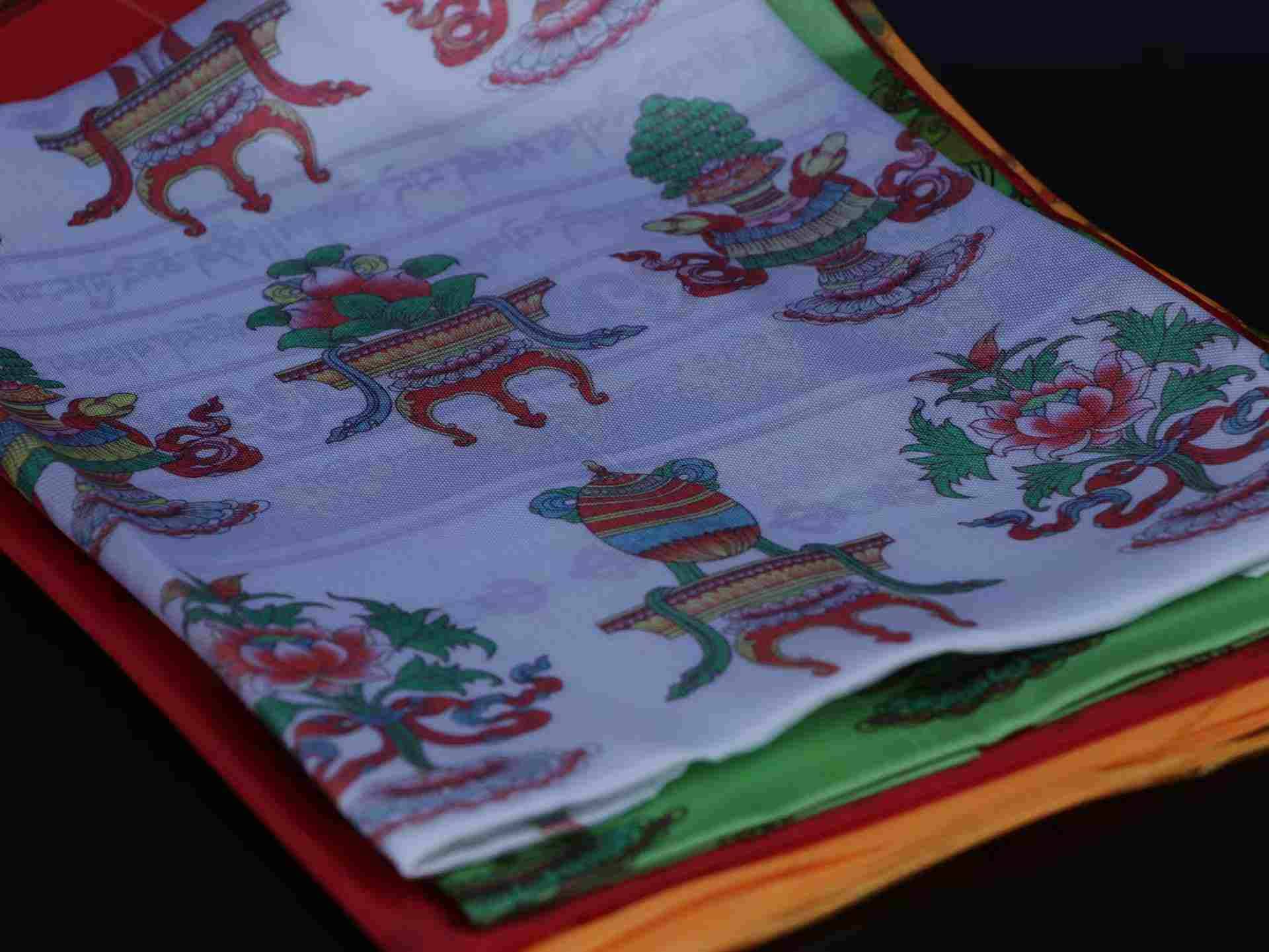 Buddhist Shawl  Buddhist Meditation and Prayer Shawls – Esprit de